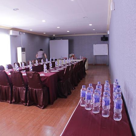 Grand Duta Hotel Palu Eksteriør bilde