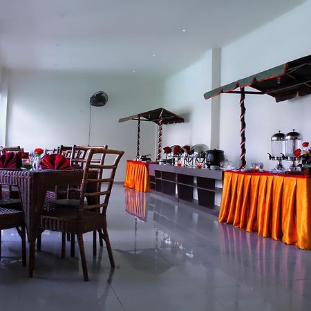 Grand Duta Hotel Palu Eksteriør bilde