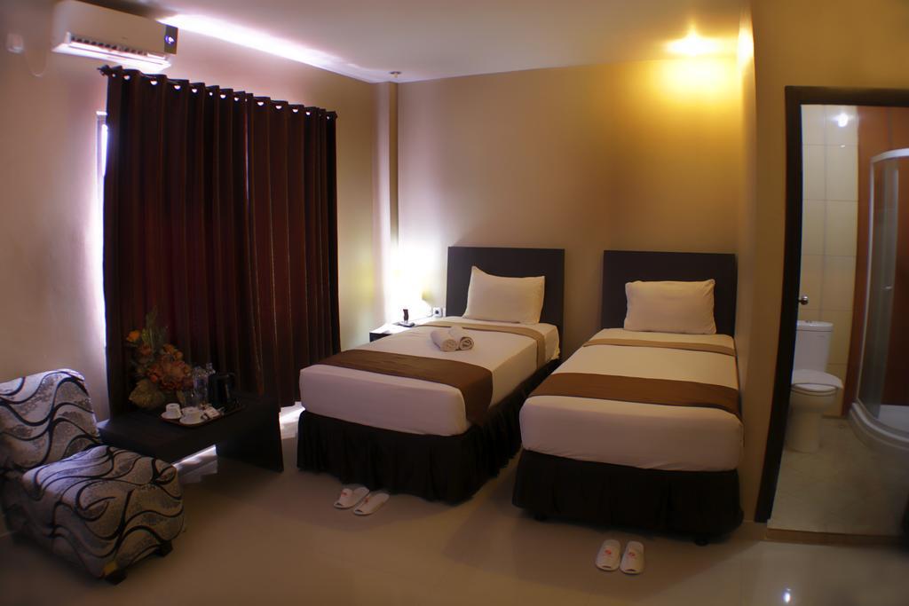 Grand Duta Hotel Palu Eksteriør bilde