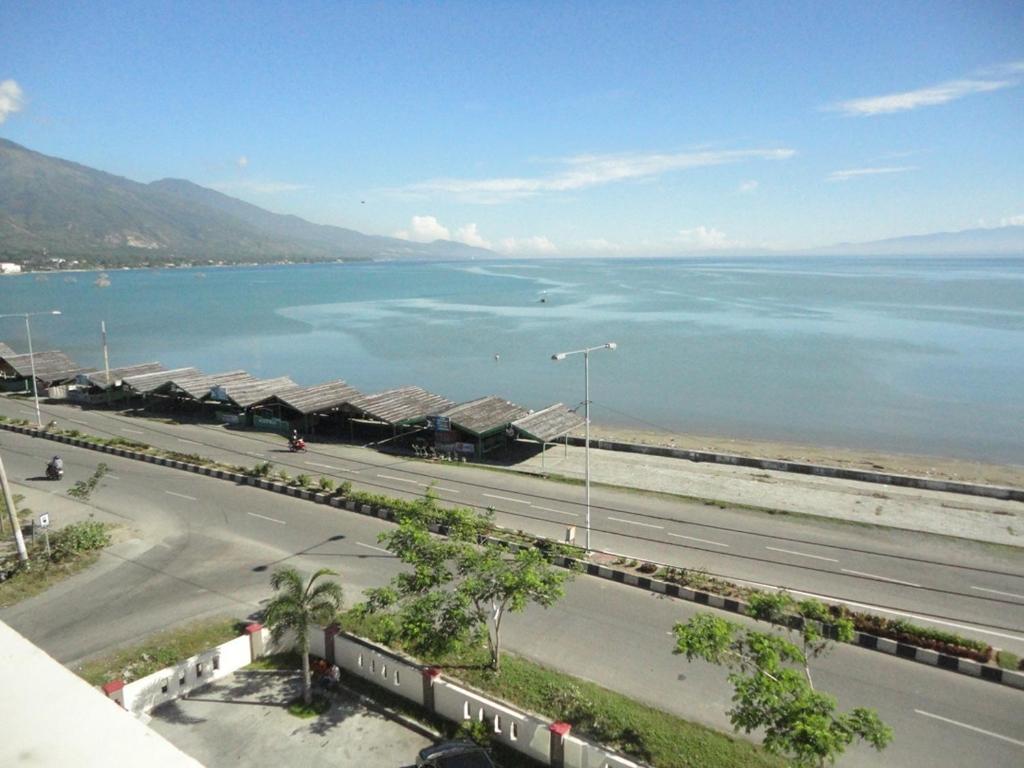 Grand Duta Hotel Palu Eksteriør bilde
